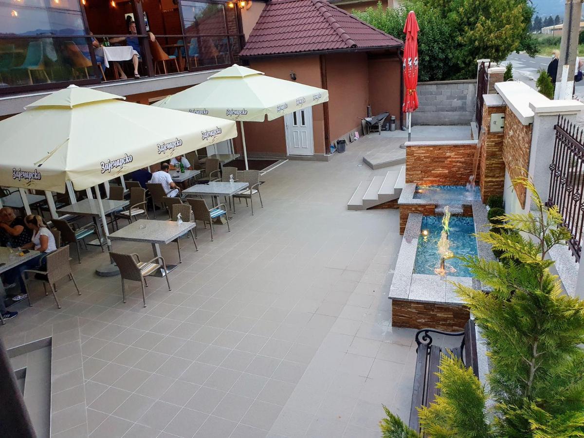 Kompleks Fontana Vladicin Han Bagian luar foto
